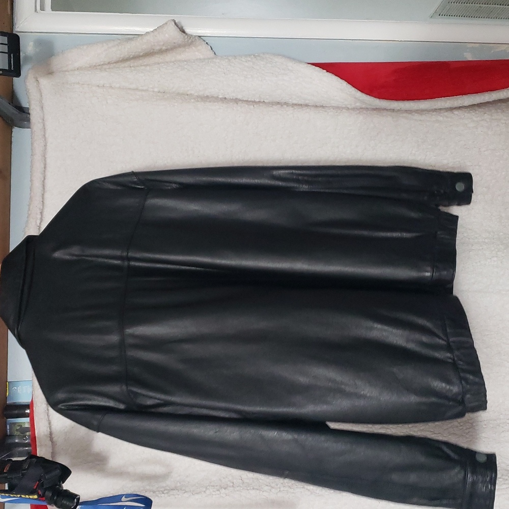 leather jacket from macys. one owner - Picture 8 of 11